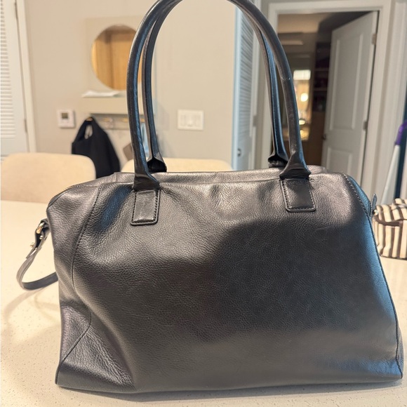 Gorgeous black kate spade bag - Picture 3 of 8